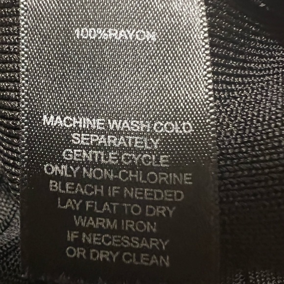 WHITE HOUSE BLACK MARKET TOP SIZE M. - Picture 11 of 12